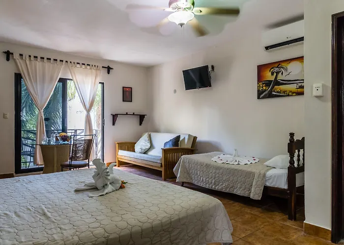 Moonshine Hotel 3*